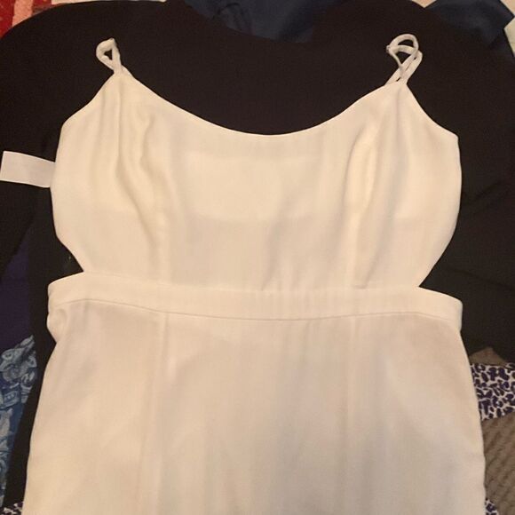 NWT Fame and Partners Off White Cut Out Maxi Dress - Picture 6 of 16